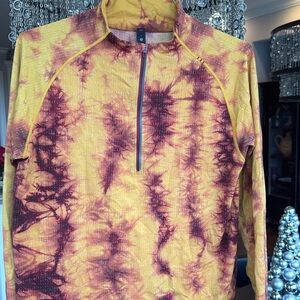 Lululemon Athletica metal vent quarter zip. Size large. No flaws.Yellow/burgundy